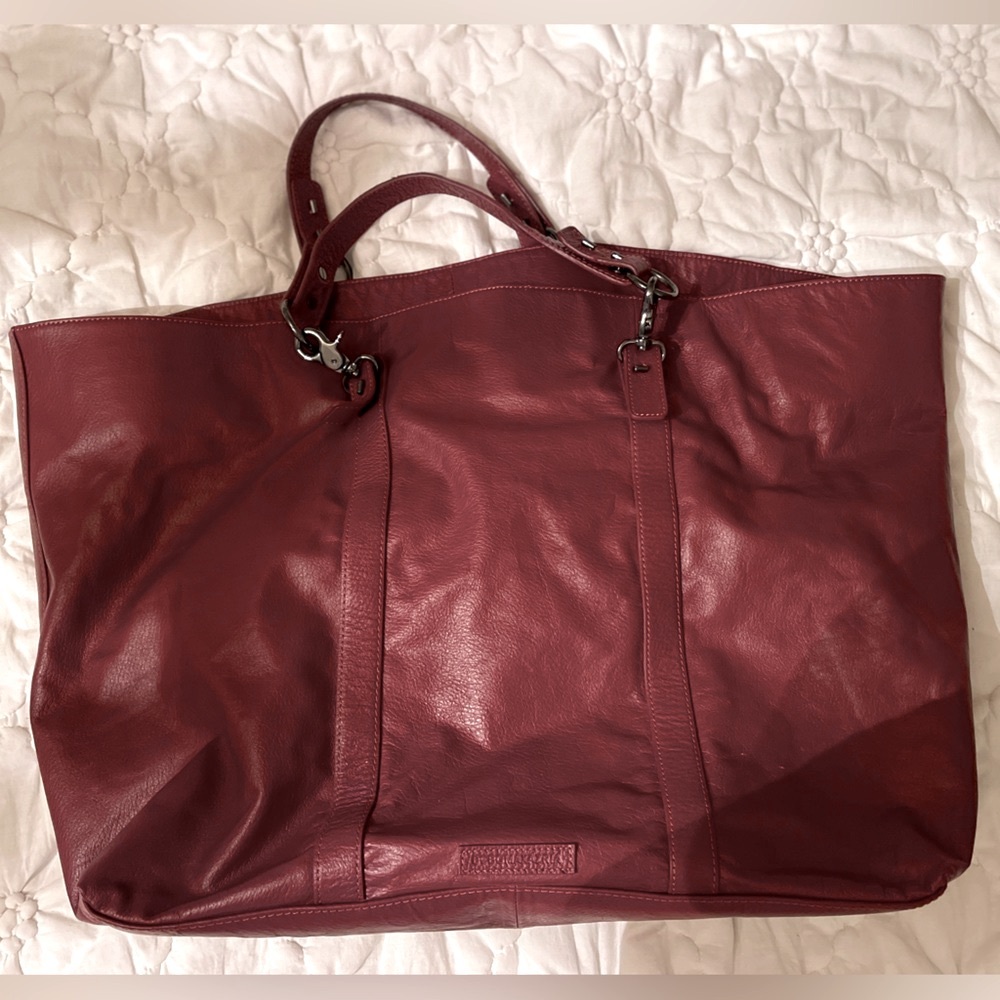 Extra large burgundy wine coloured leather travel bag